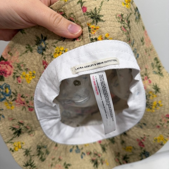Urban Outfitters x Laura Ashley Linen Blend Floral Bucket Hat ‘90s main image 6